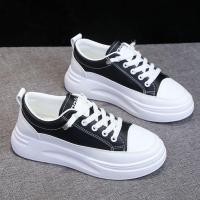 ราคา รองเท้าผ้าใบสุภาพสตรี Slip On หนัง PU สีขาว ดำ สวมใส่สบาย ทนทาน (21876163744)