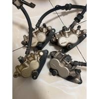 ราคา ปั้มเบรกหน้า สีทอง สามารถใส่กับ Msx เวฟ 125s 125r 125 บังลม พร้อมสาย มือสอง แท้ถอดจากรถ มีร่องรอยการใช้งาน (24967717056)