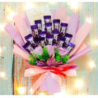 ราคา ของขวัญประตูช่อดอกไม้ช็อคโกแลต Cadbury Cadbury chocolate bouquet door gift 15 pieces (23116252135)