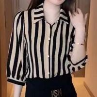 ราคา เสื้อชีฟองสำหรับผู้หญิงฤดูร้อนขนาดพิเศษสไตล์เกาหลีเสื้อเชิ้ตแขนสามส่วนลายทางทรงหลวม (24814701803)