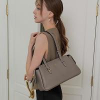 ราคา Charin bag รุ่น Martin ใหม่ กระเป๋าสะพายไหล่ หนังวัวแท้ (24739752218)