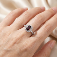 ราคา แหวนพลอยโกเมนจันทบุรี Garnet ตัวเรือนเงินแท้ 92 5 ชุบทองคำขาว ขนาดไซด์นิ้ว 51 เบอร์ 6 US พลอยแท้จากประเทศไทย (126234725308)