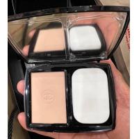 ราคา รองพื้นแบบในรูปแบบแป้งอัดแข็ง ให้ผิวเรียบเนียน ปกปิดจุดบกพร่องบนผิว ติดทน ยาวนาน CHANEL ULTRA Le Teint All Day Comfort Flawless Finish Compact Foundation (25293563443)