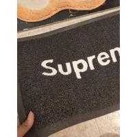 ราคา ส่งฟรี 479 พรม Supreme วัสดุ PVC ทนแดด ทนฝน ล้างง่าย วางหน้าบานได้สบาย ขนาด 40x60cm (25884983846)