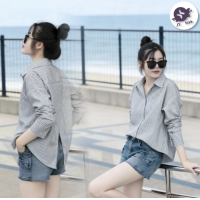 ราคา JY 666 ฤดูร้อน เสื้อเชิ้ตลายริ้วผ่าหลัง เสื้อเชิ้ตแขนยาวลายทาง ดีเทลผ่าหลังเก๋ๆ เสื้อแฟชั่น (26243341998)