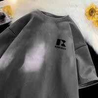 ราคา เสื้อยืดแขนสั้นผ้าหนังกลับสไตล์อเมริกันสำหรับฤดูร้อน ทรงหลวม เทรนด์วัยรุ่น 5 ส่วนครึ่งแขน เสื้อยืดผู้ชาย เสื้อคอกลม (24809003614)