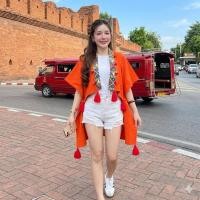 ราคา เสื้อคลุมหน้าสั้นหลังยาวทรงค้างคาว ผ้าฝ้ายเชียงใหม่เนื้อนุ่มมาก แต่งพู่ม้งสีแดงสวยมากค่ะ (8255467518)