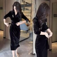 ราคา ชุดราตรีผ้ากำมะหยี่สีดำหรูหรา กระโปรงทรงเอ แขนยาว คอวี ทรงเอ ฤดูใบไม้ร่วง 2024 ชุดราตรีผ้ากำมะหยี่สุดหรูหรา (25230389077)