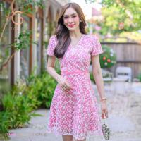 ราคา Dress Julia เดรสสั้น ผลิตจากผ้าลายปักฉลุ ดีไซน์อกไขว้หน้า แขนสั้น ใส่เที่ยวไปคาเฟ่ ใส่ออกงาน เดรสผู้หญิง ราคาถูก S M L (23741739747)