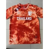 ราคา เสื้อไทยโทน Ego Sport เสื้อกีฬาลายไทยโทน เสื้อลายมัดย้อมคอกลม โลโก้ทีมชาติ (18440841779)