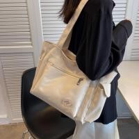 ราคา BG07 กระเป๋าผ้าไนล่อน แฟชั่นนักศึกษา สไตล์เกาหลี มีช่องเยอะด้านหน้า มีซิป มีซับใน จุของได้เยอะ ใส่ไอแพดได้ (26135032243)