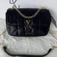 ราคา กระเป๋าสะพายข้างเเบบใหม่ LYN คอลเล็คชั่นใหม่ ขนาด 9 นิ้ว พร้อมถุงผ้า มีหนังรองบ่า เเต่งโซ่ด้านหน้า มี 6 สี ครีม ชมพู ดำ ฟ้า ขาว น้ำตาล (21607772381)