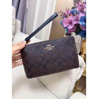 ราคา แท้ Coach Large Corner Zip Wristlet In Signature Canvas (24616376379)