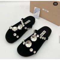 ราคา Miu Miu รองเท้าแตะระบายอากาศแฟชั่นฤดูร้อนสําหรับผู้หญิง (3891703718)