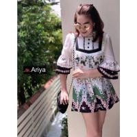 ราคา ❤️งานป้าย Ariya ชุดจั้มสูทเสื้อแขนตุ๊กตากางเกงขาสั้นลายดอกไม้ (951795683)