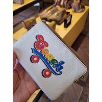 ราคา พร้อมส่ง แท้ New Coach คล้องมือ 1 ซิป S CORNER ZIP WRISTLET WITH RAINBOW ROLLER SKATE GRAPHIC C4573 IM CHALK (4994744839)