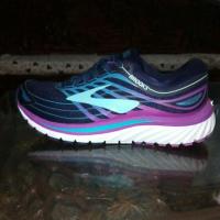 ราคา Brooks รองเท้ามือสอง US8 EU39 UK6 25CM (2158971553)