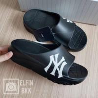 ราคา แท้ MLB Chunky Slider Flip flop Sandals Chunky Mound Dia Monogram รองเท้าแตะ 3D สีดำ สีครีม สีเบจ สีขาว (14449090811)