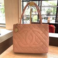 ราคา CO220906021 Chanel Medallion Caviar Tote Bag GHW (18753177278)
