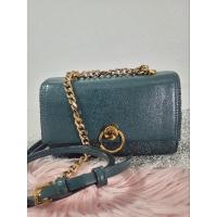 ราคา กระเป๋า สะพาย charles keith เเท้100 สีเขียว (15490930865)