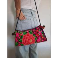 ราคา กระเป๋าม้ง กระเป๋าแม้ว กระเป๋าสะพายข้าง สีสันสวยงาม (16039223281)