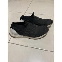 ราคา รอวเท้ากีฬา รุ่น ADIDAS ULTRA BOOST LACELESS (BLACK / WHITE) มือสองสภาพใหม่ (17105044511)