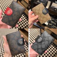 ราคา 【ของขวัญ】กระเป๋าสตางค์ Coach แท้ กระเป๋าสตางค์ ใบกลาง หนัง ผู้หญิง กระเป๋าใส่เหรียญ (19262118525)