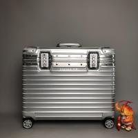 ราคา Rimowa Pilot กระเป๋าเดินทางล้อลาก ลายกัปตันนักบิน 21 นิ้ว (21166825225)