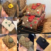 ราคา กระเป๋าสตางค์ COACH MEDIUM CORNER ZIP WALLET รุ่นC0082, 6390มีหลายสี (8814073566)