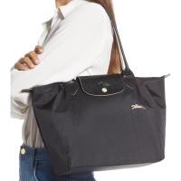 ราคา BEST SELLER (แท้ 100% จากKingPower) New Longchamp Club /Green L (M) long สี Noir (ดำ) กรุณาสอบถามก่อนสั่งชื้อค่ (4341560384)