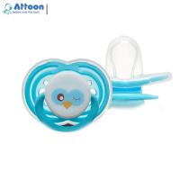 ราคา จุกนมซิลิโคน ATTOON CENTER จุกนมซิลิโคน จุกดูดนม จุกหลอก จุกนมหลอกซิลิโคน จุกดูเล่นหัวแบน Pacifier with holder มี มอก. (4457483757)