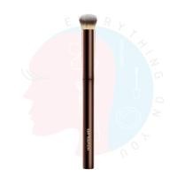 ราคา ลด 120.- {โค้ด 2SXZGA} [พร้อมส่ง] Hourglass Vanish Seamless Finish Concealer Brush (9228716721)