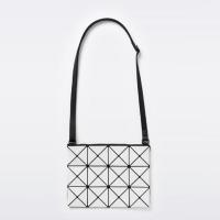 ราคา NEW BAO BAO ISSEY MIYAKE 4x3 CROSSBODY (322472559)