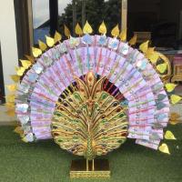 ราคา นกยูงไม้แกะสลัก สีทอง ติดกระจกหลากสี ขนาด 20" นกยูงทำพุ่มกฐิน พุ่มผ้าป่า นกยูงทอง นกยูงไม้แกะสลัก นกยูงกฐิน นกยูงมงคล (13417770077)