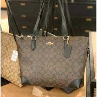 ราคา (ผ่อน 0%) ของแท้!! พร้อมส่ง!! Coach Zip Tote ปากซิป ลาย C สีน้ำตาล (416016287)