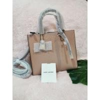 ราคา พร้อมส่ง Marc Jacobs The Grind Mini Colorblock Tote (4975914383)