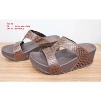 ราคา ไซส์ 40 รองเท้าสุขภาพพื้นสูงแบบสวม สีน้ำตาล ส้นสูง 2.5 นิ้ว (7253000332)