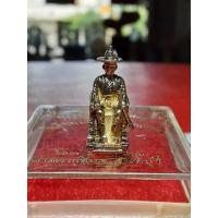 ราคา รูปเหมือนพระเจ้าตากสินมหาราช เนื้อเงินปี2531 รุ่นนั่งบัลลังก์อนุสรณ์หล่อพระรูป จันทบุรี (10231869911)