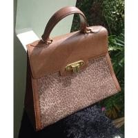 ราคา Valentino garavani กระเป๋าถือ รับประกันแท้ 100% (22450516035)