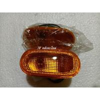 ราคา ไฟเลี้ยวข้างแก้ม Mitsubishi L200 Strada (สตาด้า) สีส้ม จำนวน 1 คู่ (7787821522)