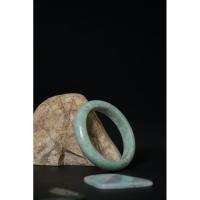 ราคา กำไลหยกพม่าแท้เขียวอ่อนเนื้อใส เนื้อแน่นสีสม่ำเสมอทั่ววง By Jade_tale (8041971297)