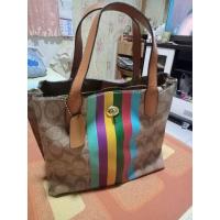 ราคา coachกระเป๋าถือพร้อมสายสะพาย ขนาดยาว9นิ้วสูง8นิ้วฐานกว้าง 4นิ้ว (23779447015)