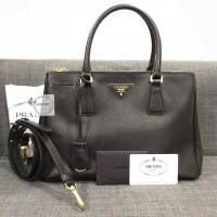 ราคา Used very very like new -- Prada NERO 30" Saffiano Leather Medium Double Zip Viola Tote with Strap BN1801 % (1611793826)