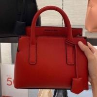 ราคา กระเป๋า charles & keith สีแดง (13621351664)