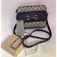 ราคา ราคาดีมากกก ของใหม่ NewGucci Horsebit Small Camera Bag อปก. การ์ด ถุงผ้า ขนาด 8.8 x 6.7 x 2.6 นิ้ว (23556980532)