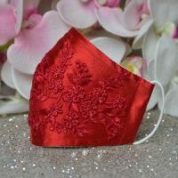 ราคา แมส แมสผ้าไหม ปักลูกไม้ สีแดง แมสปิดปาก แมสปิดจมูก ผ้าปิดจมูก ผ้าปิดปาก mask กรอง3ชั้น มีช่องสอดแผ่นกรอง (13676025791)