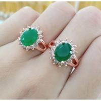 ราคา #​แหวนนาคพลอยเขียวมรกตล้อมเพชร (19892719834)