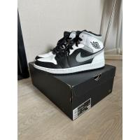 ราคา Nike Air Jordan 1 Mid มือสอง ของแท้ 100 % (20679781145)