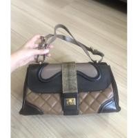 ราคา กระเป๋าถือ Moschino Made in Italy มือสอง ของแท้% สภาพดี หนังแท้ (16375840045)