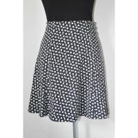 ราคา กระโปรง UNIQLO ผ้าปอนเต้ ลายดอก ขาว-ดำ (957997591)